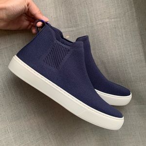 Rothy’s Chelsea Boot in Navy size 7.5